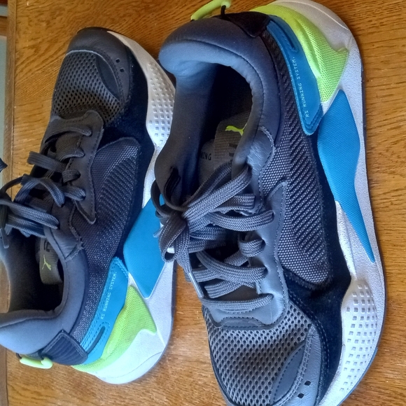 Puma Black and Gray Sneakers with Breathable Mesh - Picture 2 of 7